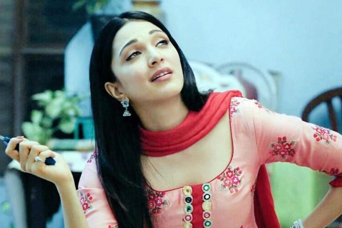 बापरे! अभिनेत्रीला भेटण्यासाठी पठ्ठ्या चक्क 51 मजले चढला; कियरानं सांगितली भन्नाट Fan Moment