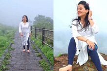 दाट धुके,काळे ढग, हिरवागार परिसर; प्राजक्ता गायकवाडनं अनवाणी फिरत केली गडाची सैर दाट धुके,काळे ढग, हिरवागार परिसर; प्राजक्ता गायकवाडनं अनवाणी फिरत केली गडाची सैर