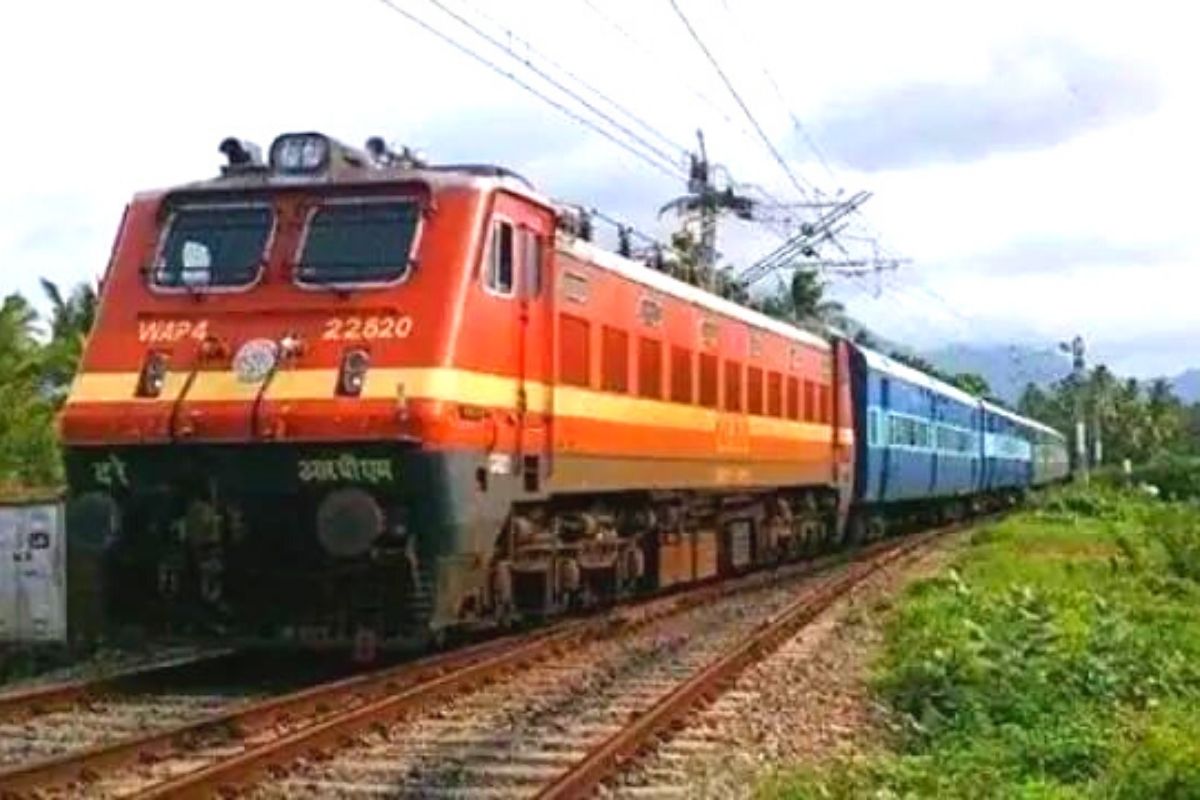 रेल्वे प्रवासात पाच वर्षांखालील मुलांनाही फुल तिकीट काढावं लागणार? रेल्वे मंत्रालयाने म्हटलं...