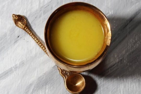 थंडीत तूप खाण्याचे फायदे