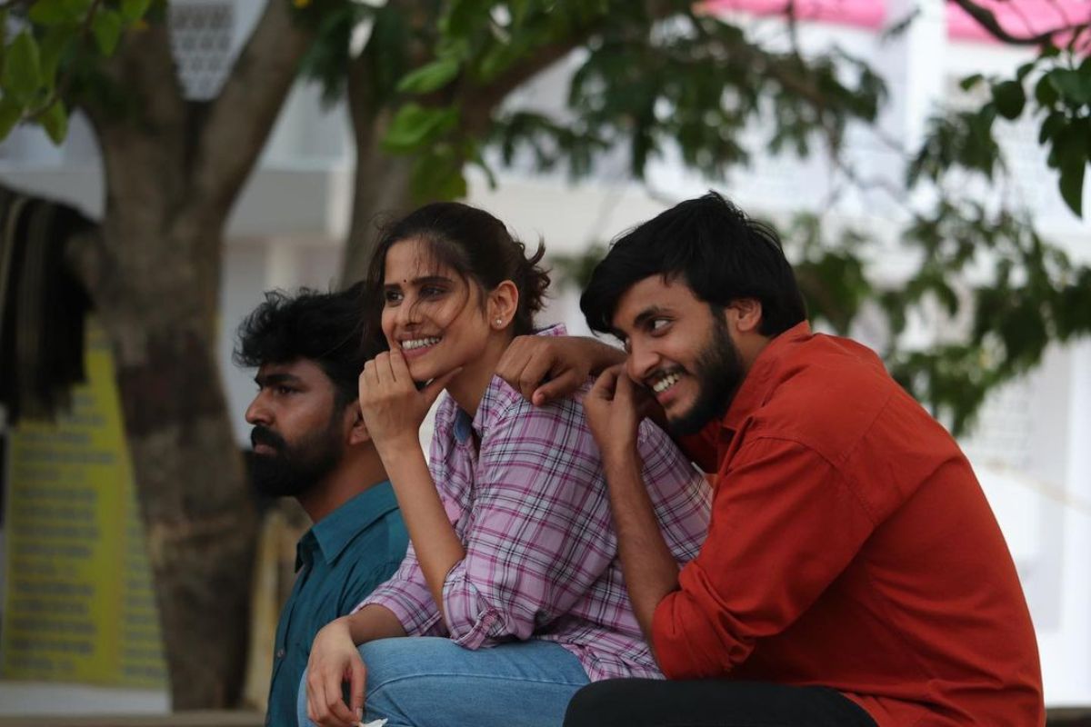 भाडीपाच्या 'बेरोजगार' चा दुसरा सीझन येणार?; सई ताम्हणकरनं पोस्ट शेअर करत दिली हिंट