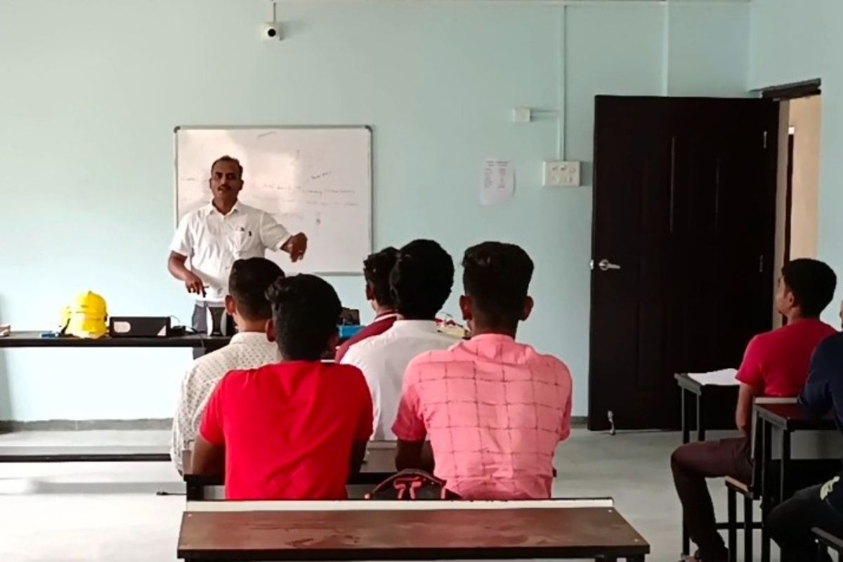 उत्कर्ष ट्रेनिंग सेंटर कडून इलेक्ट्रॉनिक्स कोर्सचे मोफत प्रशिक्षण मिळणार