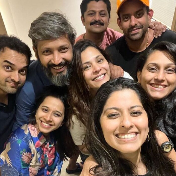 आपल्या मित्रमंडळींसह श्रेया मस्त फिरायला गेली असून तिने बरीच धमाल केल्याचं फोटोमधून लक्षात येत आहे. 