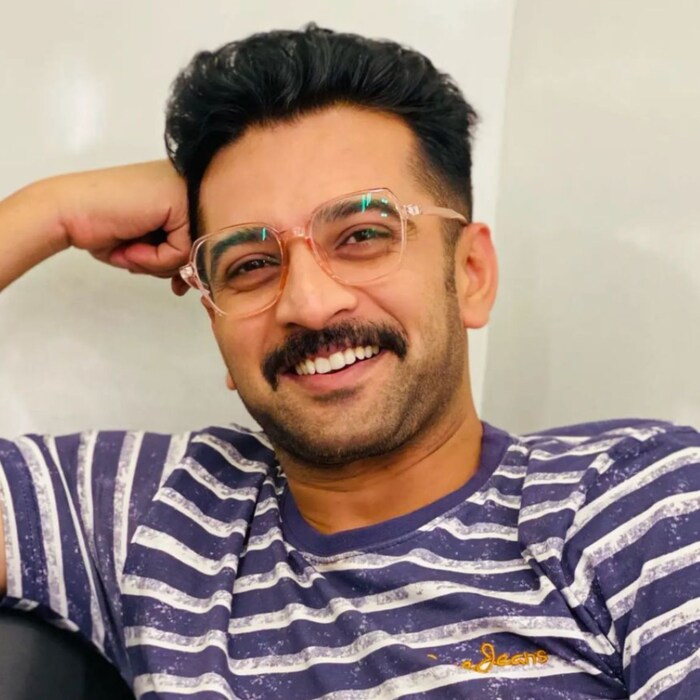 ‘स्वाभिमान- शोध अस्तित्त्वाचा’ मालिकेत झळकणारा अभिनेता अक्षद कोठारी सुद्धा त्याच्या किलर लूकसाठी ओळखला जातो. 