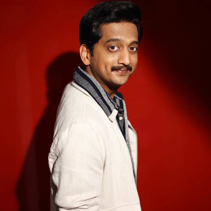 अमेयला कायम अनेकांनी क्लीन शेव्ह लुकमध्ये पाहिलं असल्याने हा वेगळा लुक त्याचा शोभून दिसत असल्याचं अनेकांचं म्हणणं आहे. 