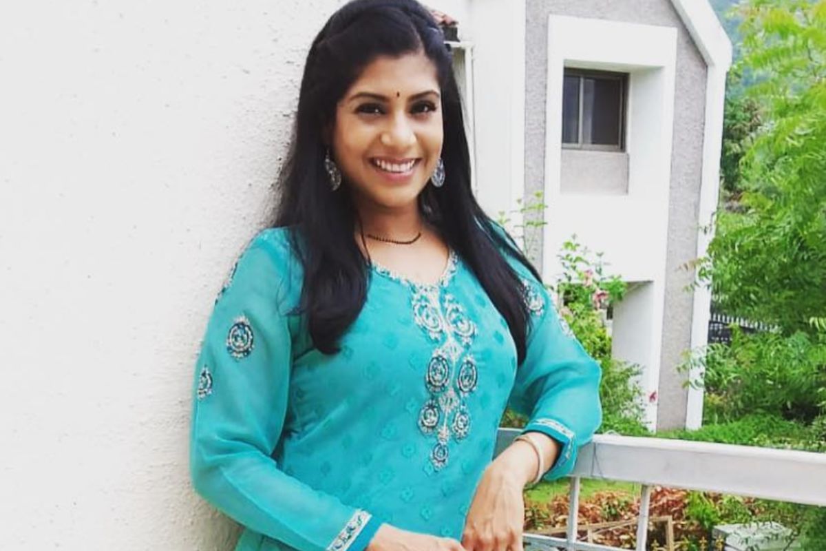 Aditi Sarangdhar: लेकाचा मोबाईवरचा स्क्रिन टाइम कमी करण्यासाठी अभिनेत्रीनं लढवली भन्नाट शक्कल