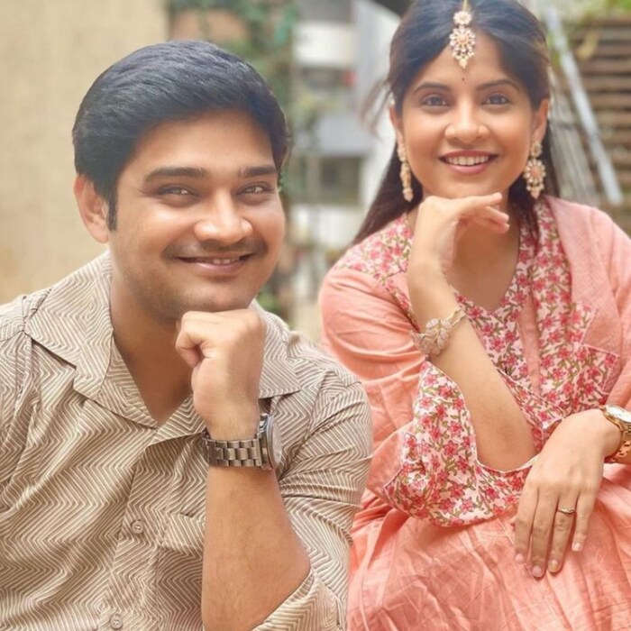 अभिषेक आणि अमृता यांचं नातं खूप स्पेशल असल्याचं अनेक पोस्टमधून कळू शकतं. 