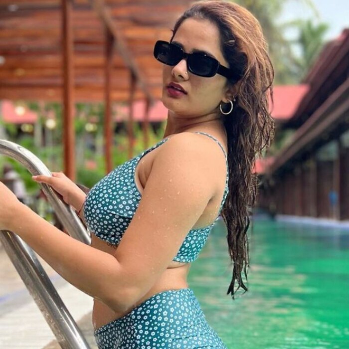 कोणी “पाण्यावर आग कशी लावावी हे तुझ्याकडून शिकावं” असं म्हणलं आहे. तर एक युजर “झालं! येऊ पाहिलं आता मी परलोकात जाऊ शकतो” असं म्हणतो. 