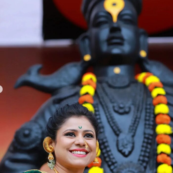 अभिनेत्री अश्विनी महांगडेने सुद्धा सूचक फोटो शेअर केला आहे. तिच्या या खास फोटोला फारच पसंती मिळत आहे. 