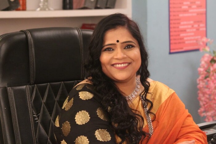 आता मालिकेत येणाऱ्या नव्या पात्राचं नाव दमयंती दुधखुळे असं असून ती विवाह सल्लागाराची भूमिका साकारणार आहे. 