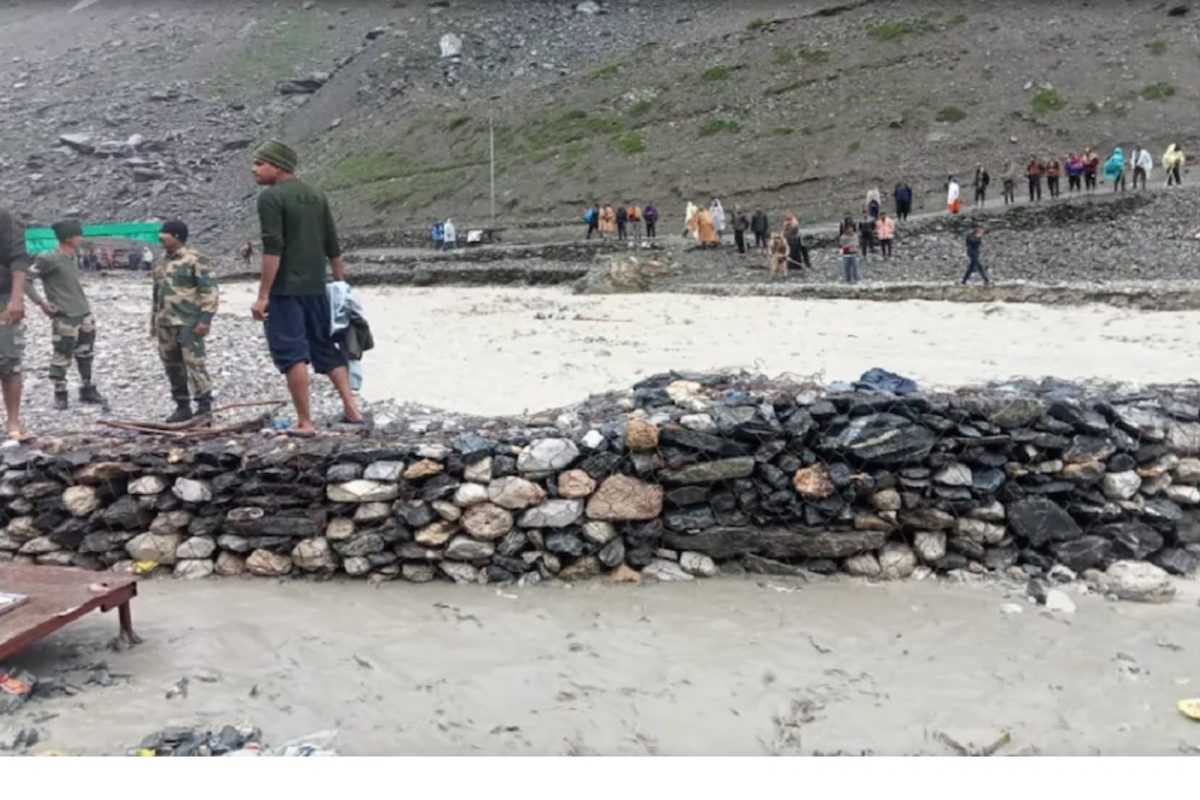 अमरनाथ ढगफुटीत बेपत्ता भाविकांचा धक्कादायक आकडा; आतापर्यंत 13 ते 15 जणांचा दुर्देवी मृत्यू