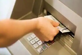 वृद्धांनी ATM वापरताना काळजी घ्या; नागपूरात हातचलाखीने 81 वर्षीय आजोबांचे 40000