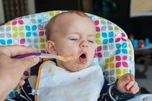तुम्हीही मुलांना जबरदस्ती खाऊ घालता का? वेळीच बदला सवय, हे होतात दुष्परिणाम