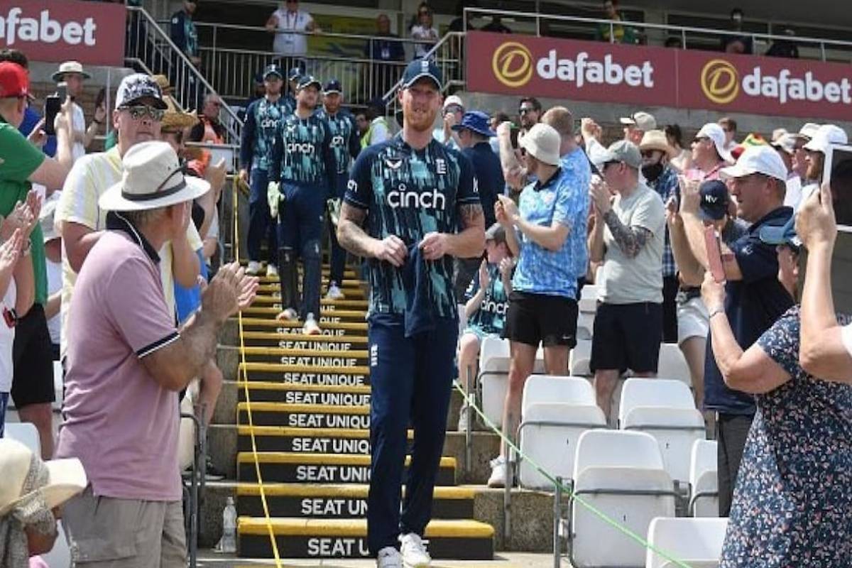Ben Stokes Retirement : शेवटच्या वनडेमध्ये बेन स्टोक्सला अश्रू अनावर, मैदानातला इमोशनल Video