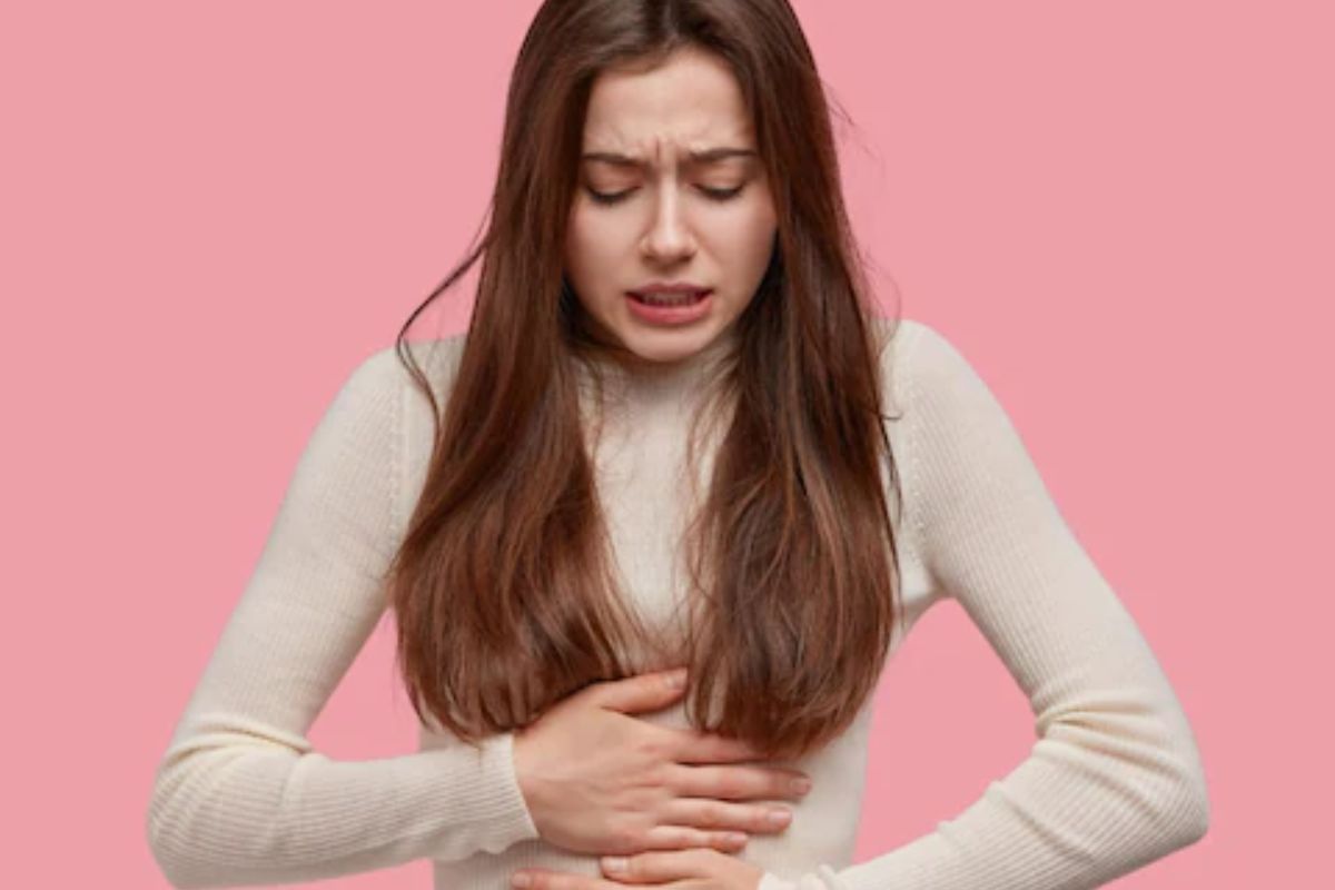 Blotted Stomach : पाळीदरम्यान पोट फुगण्याची समस्या होईल दूर, फक्त तुमच्या या सवयींमध्ये करा बदल