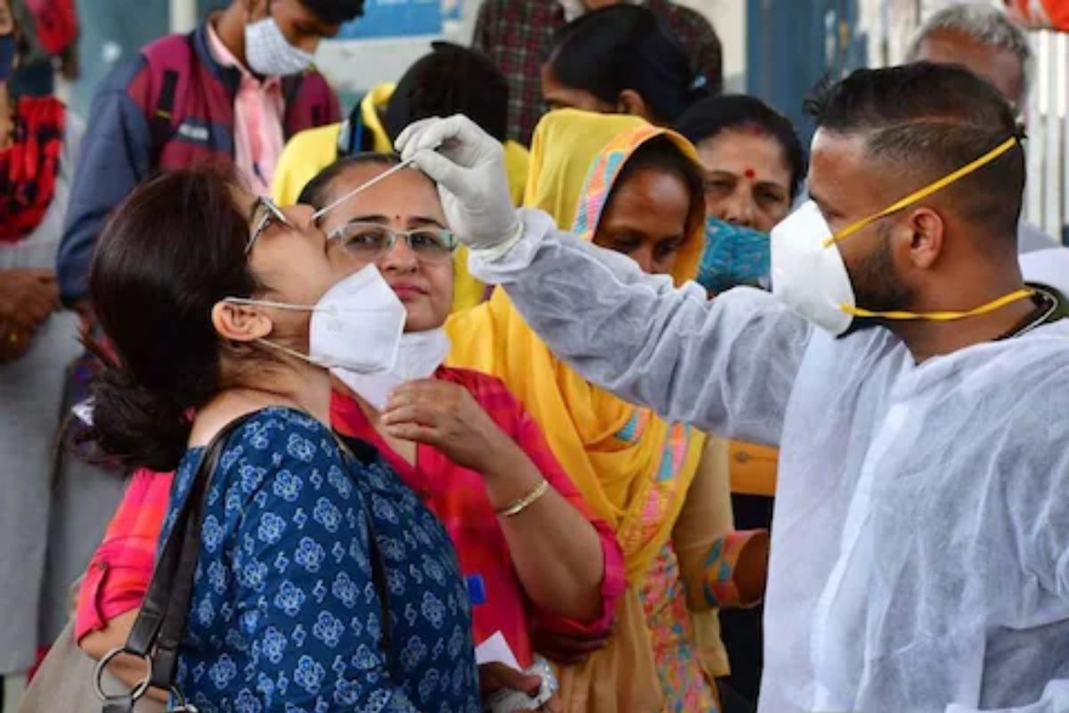 Omicron Sub-Variant : दिल्लीत ओमिक्रॉनचा नवीन सब-व्हेरियंट; लस घेतलेल्यांनाही करतोय बाधित