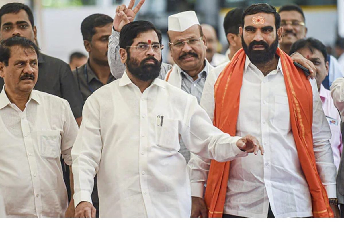 सर्वसामान्यांतील मुख्यमंत्री; शिंदेंचा मोठा निर्णय, CM ताफ्याच्या प्रवासातील स्पेशल प्रोटोकॉल नाकारला!