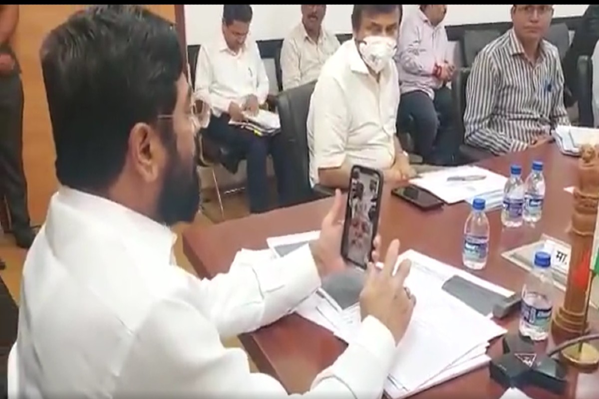 रस्ते अपघातात वारकरी जखमी, मुख्यमंत्र्यांकडून आधी मोफत उपचार, मग Video Call