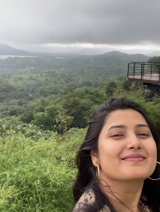 महाराष्ट्राची लाडकी अभिनेत्री प्राजक्ता माळी सध्या सोशल मीडिया प्रचंड सक्रीय असते. रानबाजारच्या यशानंतर तिच्या फॅन फॉलोविंगमघ्येही मोठी वाढ झाली आहे.