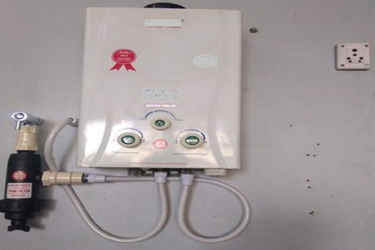 आंघोळीला इतका वेळ कसा? पत्नीच्या सतर्कतेमुळे वाचला जीव, पुण्यात गिझरमुळे होत होता घात