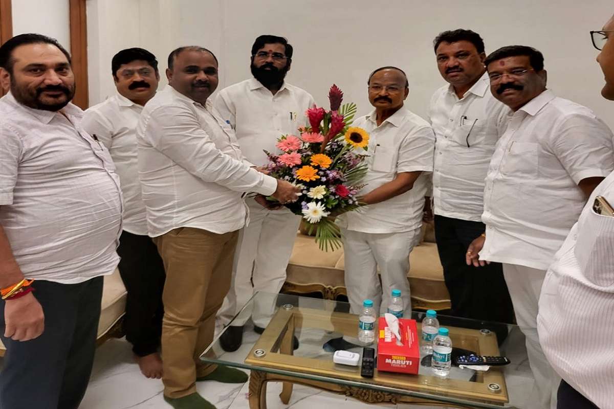 ठाण्यात शिवसेनेला पुन्हा खूप मोठं खिंडार, गोपाळ लांडगेंची शिंदे गटाला साथ