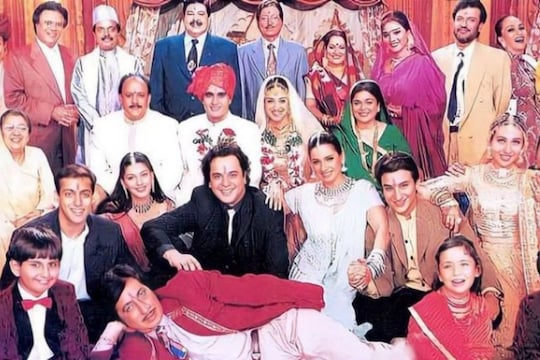 Hum Sath Sath Hai चित्रपटातील पात्रांसाठी पहिल्यांदा 'या' प्रसिद्ध कलाकारांना दिली होती ऑफर