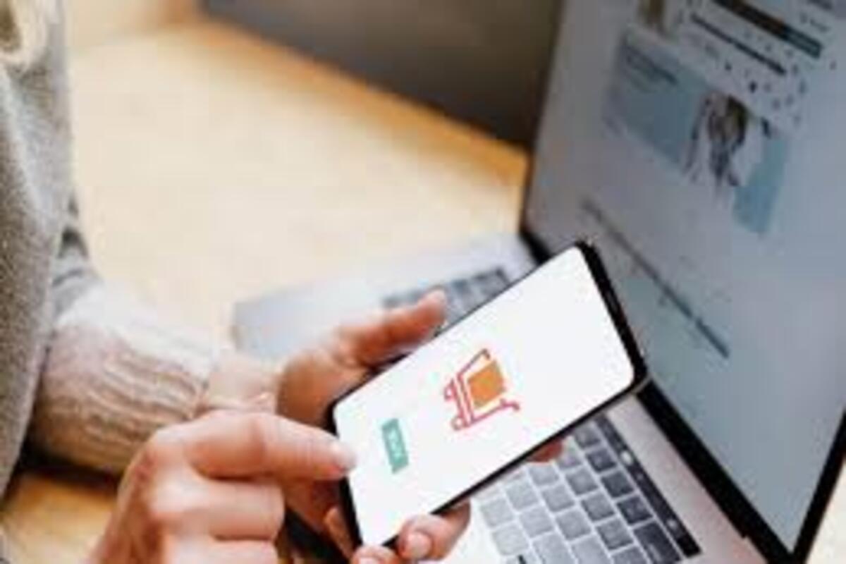 ऑनलाईन ऑर्डर पडली महागात, Google Pay वरुन टाकले 5 रुपये अन् बसला लाखोचा फटका