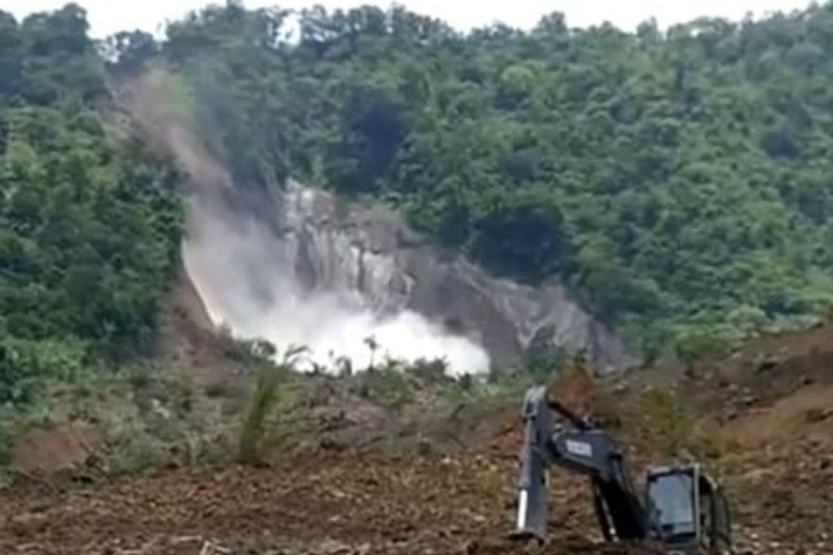 Manipur Landslide: भीषण भूस्खलनात 24 जणांचा मृत्यू तर 38 जण अजूनही बेपत्ता, Live Video