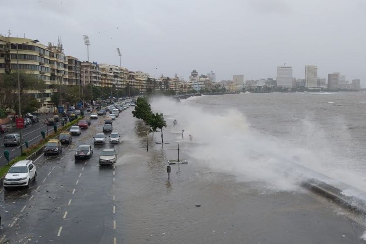 High Tide in Mumbai: नोकरदारांनो सावधान! मुंबईत 4 च्या सुमारास येणार मोठी भरती