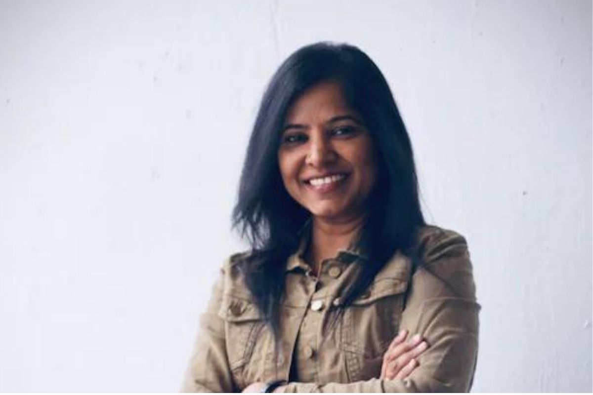 'काली' पोस्टरनंतर लीना मणिमेकलाईचं नवं ट्विट; आता पोस्ट केला 'भगवान शिव-पार्वती'चा वादग्रस्त फोटो