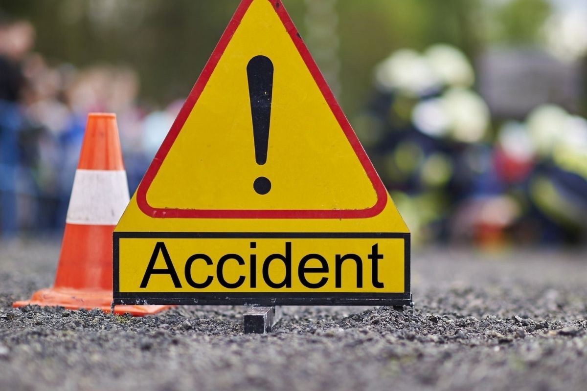 विठुरायाच्या दर्शनाची इच्छा अपूर्णच; पंढरपूरकडे निघालेल्या भाविकांच्या गाडीचा अपघात, दोघांचा मृत्यू