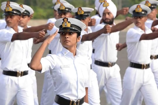 अग्निपथ भरती: नौदलात पहिल्या बॅचमध्ये असणार 20 टक्के महिला उमेदवार; असं करा अप्लाय