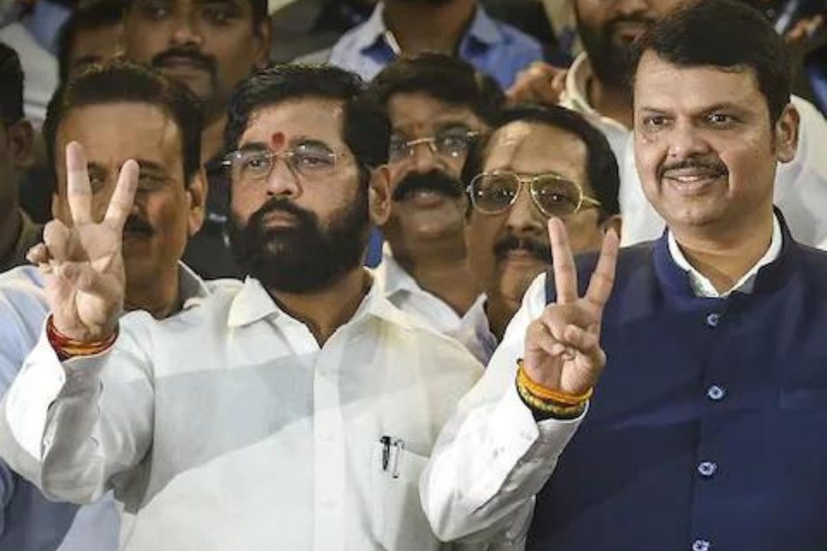 पुन्हा एकदा काय हाटील, काय समुद्र..एकदम ओक्के! शिंदे, फडणवीसांकडून आमदारांना हॉटेलवर बोलावणं