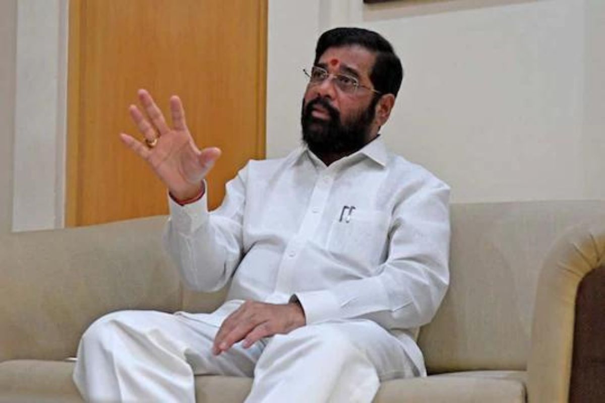 शिंदे सरकारचा आणखी एक धक्का; 600 कोटीच्या कामांना स्थगिती