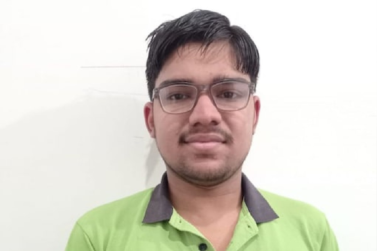 JEE Main 2022 : 100 टक्के मिळवूनही टॉपर नव्य हिसारिया पुन्हा देणार परीक्षा!