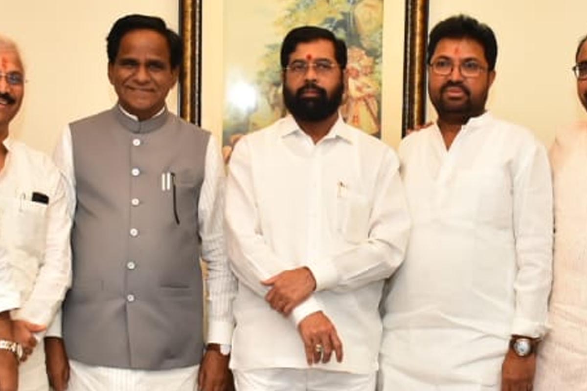 अर्जुन खोतकर दिल्लीमध्ये मुख्यमंत्री एकनाथ शिंदे आणि उपमुख्यमंत्री देवेंद्र फडणवीस यांच्या भेटीला पोहोचले आहे.