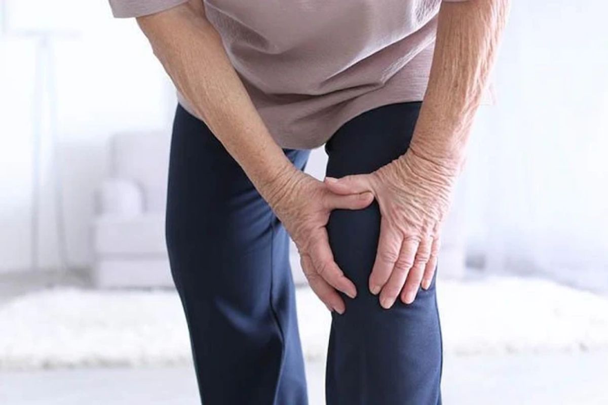 Knee surgery : आता गुडघा शस्त्रक्रिया करण्याचीच वेळ आली, हे कसे ओळखावं?