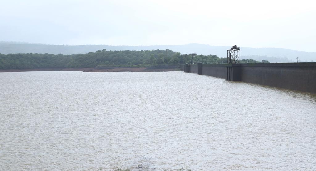 Kolhapur Rain Update : कोल्हापूरमध्ये नद्यांच्या पाणी पातळीत झपाट्याने वाढ, गावांचा संपर्क तुटला, पंचगंगा इशारा पातळीकडे