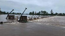 कोल्हापूरला महापुराची पुन्हा धास्ती, पुढच्या काही तासांतच धोक्याची पातळी गाठणार? कोल्हापूरला महापुराची पुन्हा धास्ती, पुढच्या काही तासांतच धोक्याची पातळी गाठणार?