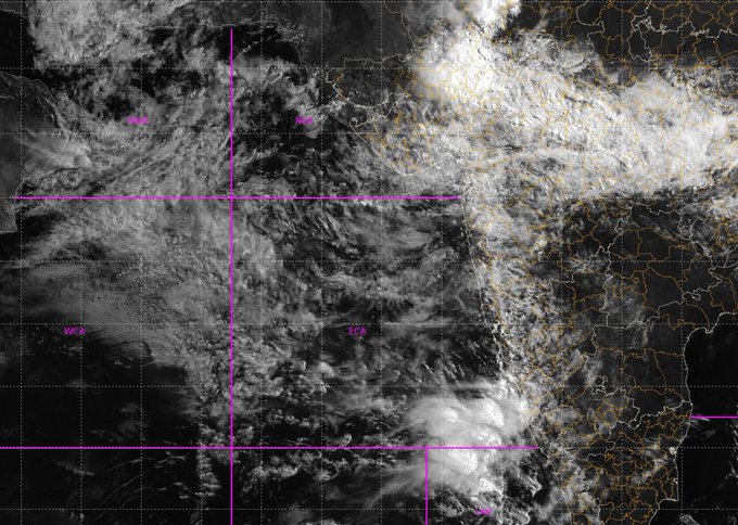 Maharashtra Rain Update : विदर्भात विजांच्या कडकडाटासह पावसाची शक्यता सतर्कतेचा इशारा, मुंबई, पुण्यात हलक्या सरी