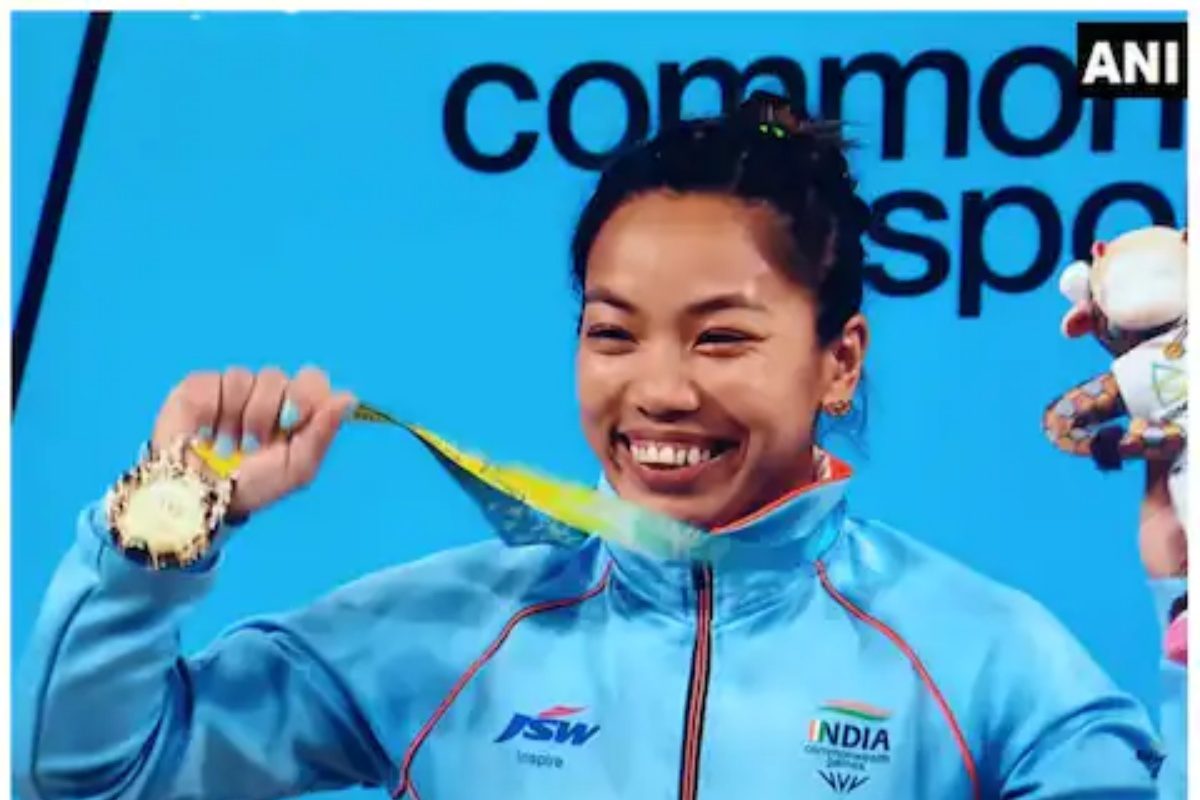 Mirabai Chanu Wins Gold Medal In Womens 49 Kg Weightlifting Gets Indias ...