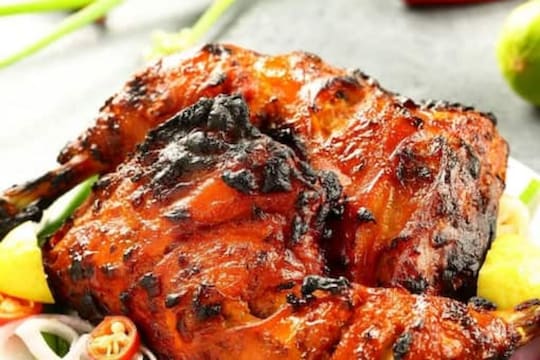 Health Tips : चिकन खाल्ल्यानंतर दूध पिणं सुरक्षित आहे का? हा आहे आयुर्वेदिक तज्ञांचा सल्ला