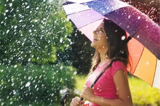Monsoon Tips : पावसात भिजल्यानंतरही तुम्ही पडणार नाही आजारी; फक्त लगेच करा 'हे' काम