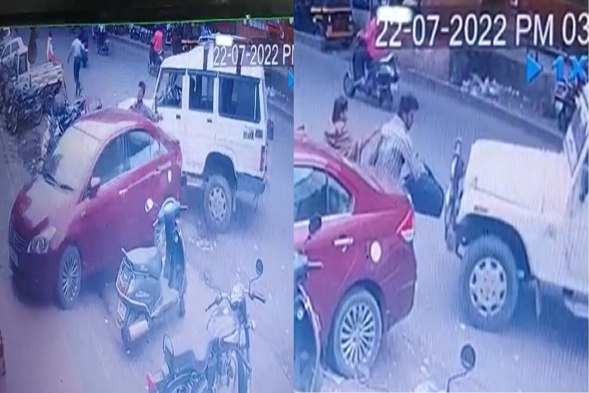 VIDEO : अचानक बुलेरो आली, कारला धडकली, पाहता-पाहता फुटपाथवर चढली आणि मोठा गदारोळ, नागपुरात विचित्र अपघात