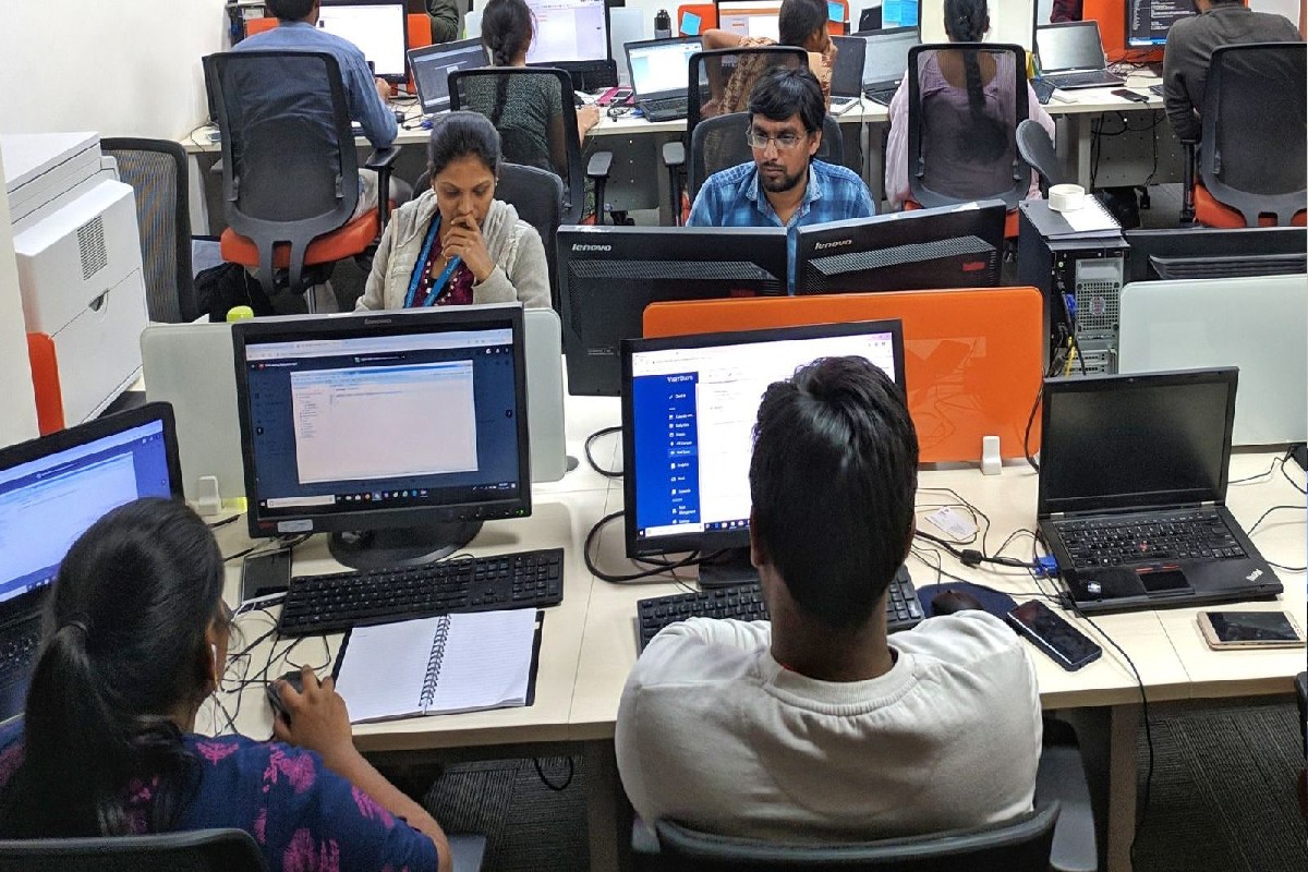 कामगारांसाठी कधीपासून सुरू होणार 4 दिवसांचा आठवडा? केंद्रीय मंत्र्यांनी दिलं महत्त्वाचं अपडेट