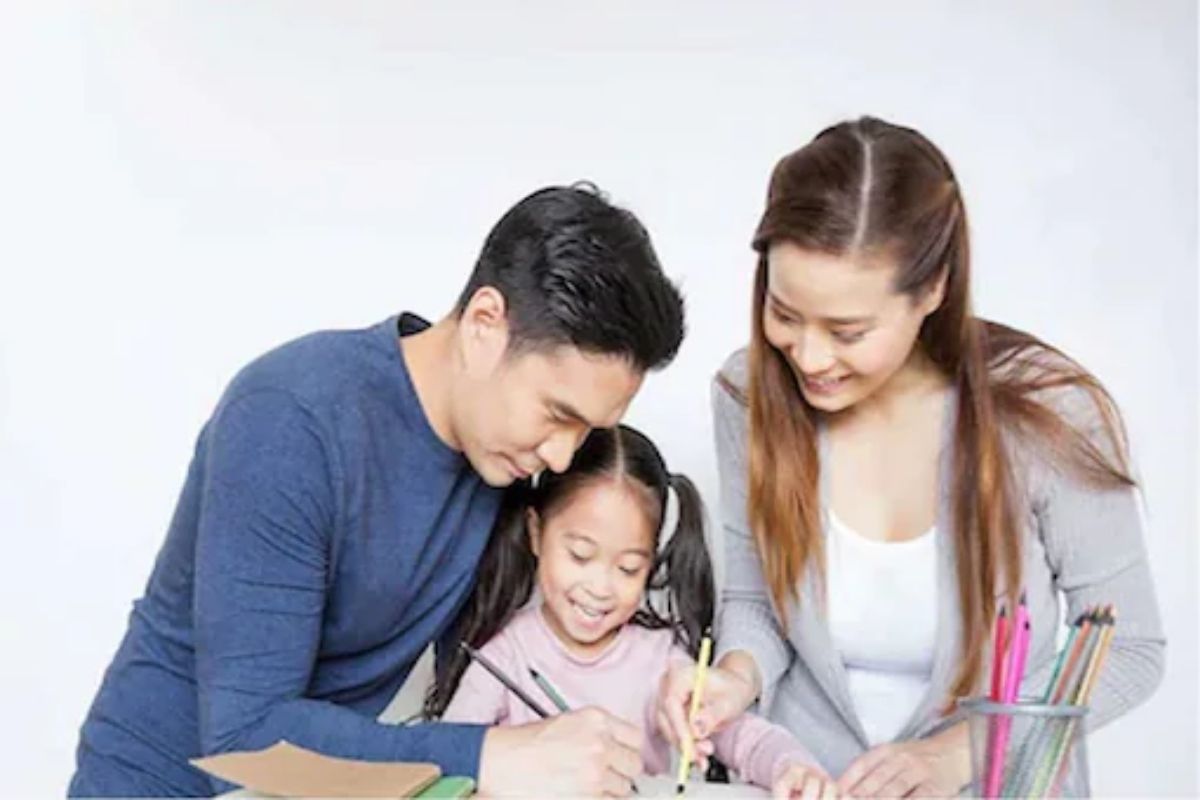 Parenting Tips : पालकांमध्ये असतील हे विशेष गुण, तर मुलं होतील यशस्वी आणि जबाबदार