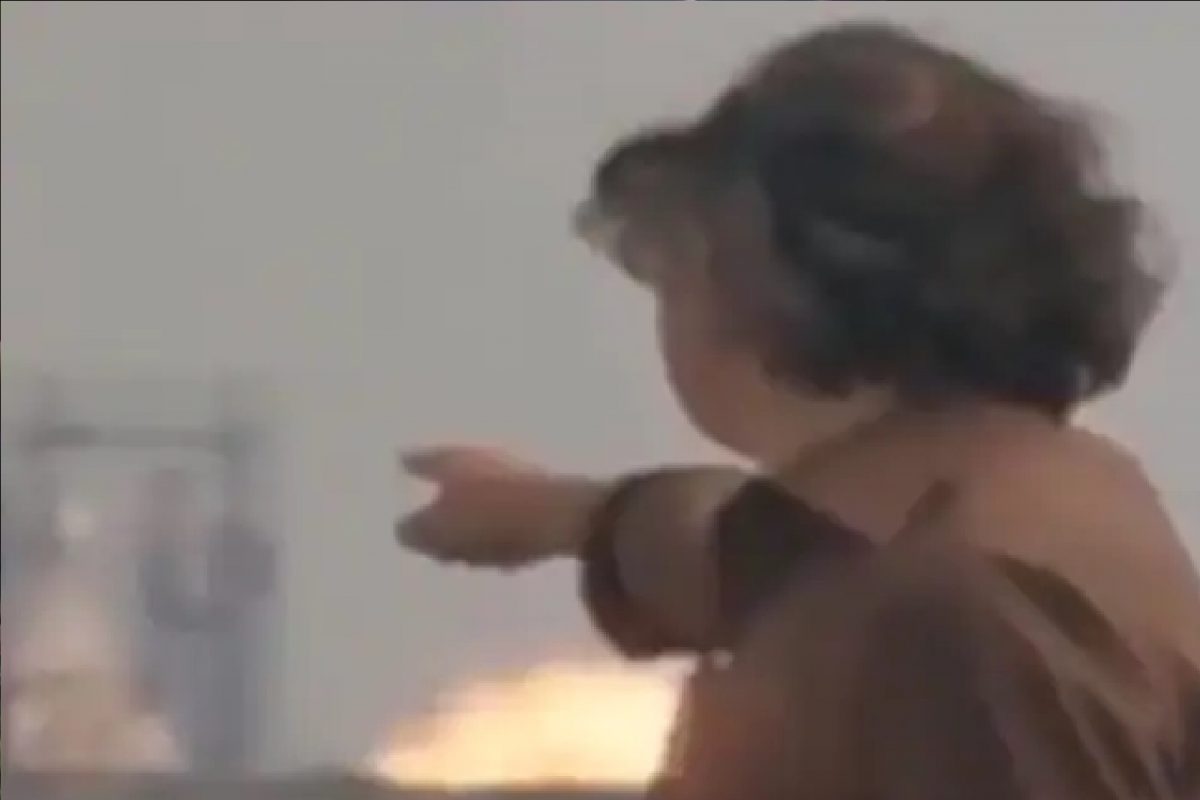 अद्भुत! अँकरने बोट दाखवताच आकाशाकडे झेपावलं रॉकेट; परफेक्ट टायमिंगचा हा जबरदस्त Video तुफान व्हायरल