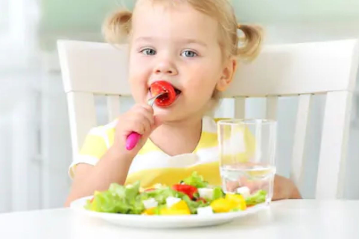 लहान मुलांना पॅरॅसिटॅमॉल देताना या गोष्टी लक्षात घ्या; नाहीतर होऊ शकतात दुष्परिणाम