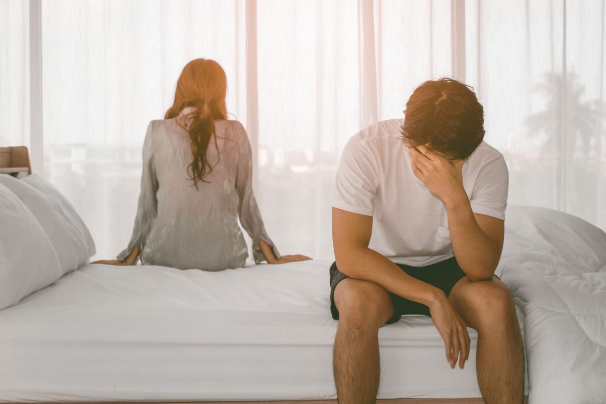 'मौन' म्हणजे नात्यात आलेला व्हायरस, वेळीच वागणं बदललं नाही तर कायमचं तुटू शकतं नातं