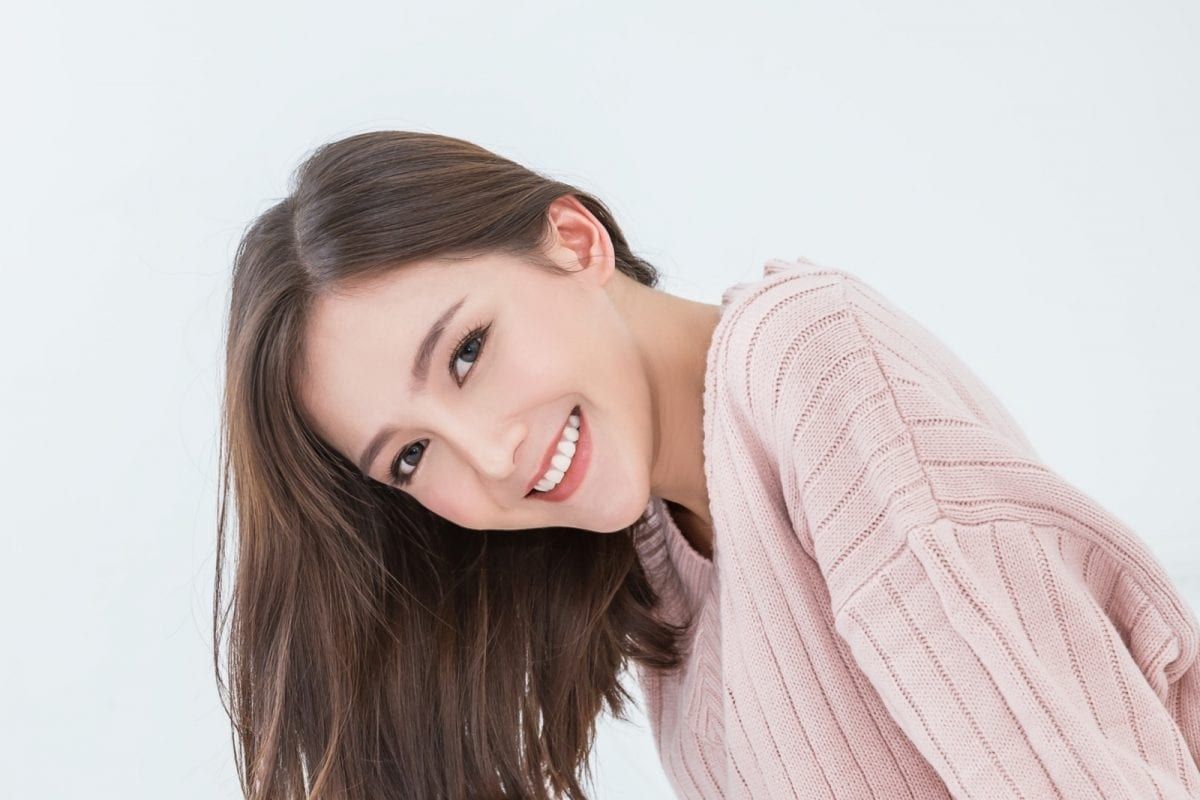 चेहऱ्यावरील पिगमेंटेशन तुमचं इम्प्रेशन खराब करतंय? या पद्धतीने वापरा एरंडेल तेल, त्वचा होईल सुंदर आणि ग्लोइंग